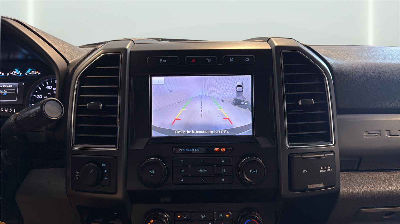 Used 2020 Ford F250 XLT w/ XLT Premium Package AWD/4WD image 19