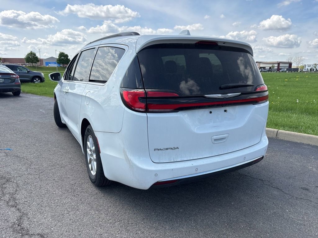 Used 2022 Chrysler Pacifica Touring-L FWD image 6