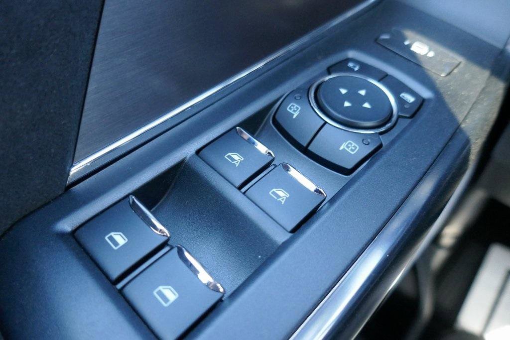 New 2026 Ford F350 Platinum w/ FX4 Off-Road Package image 15