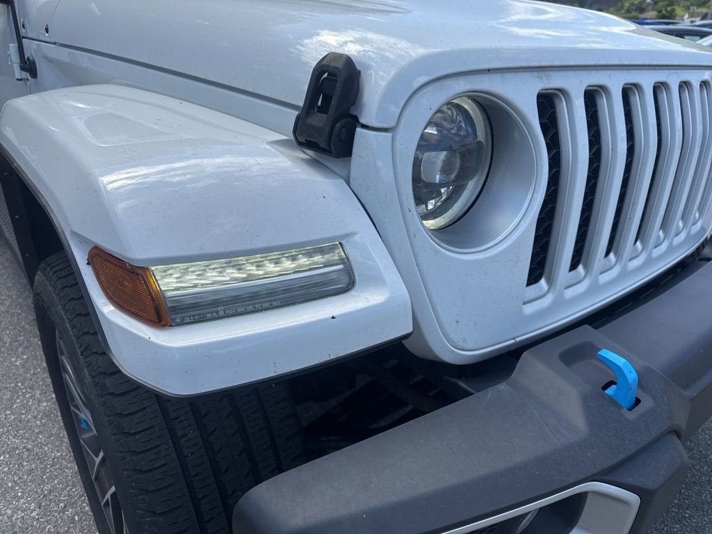 Used 2023 Jeep Wrangler Unlimited Sahara w/ Cold Weather Group AWD/4WD image 7