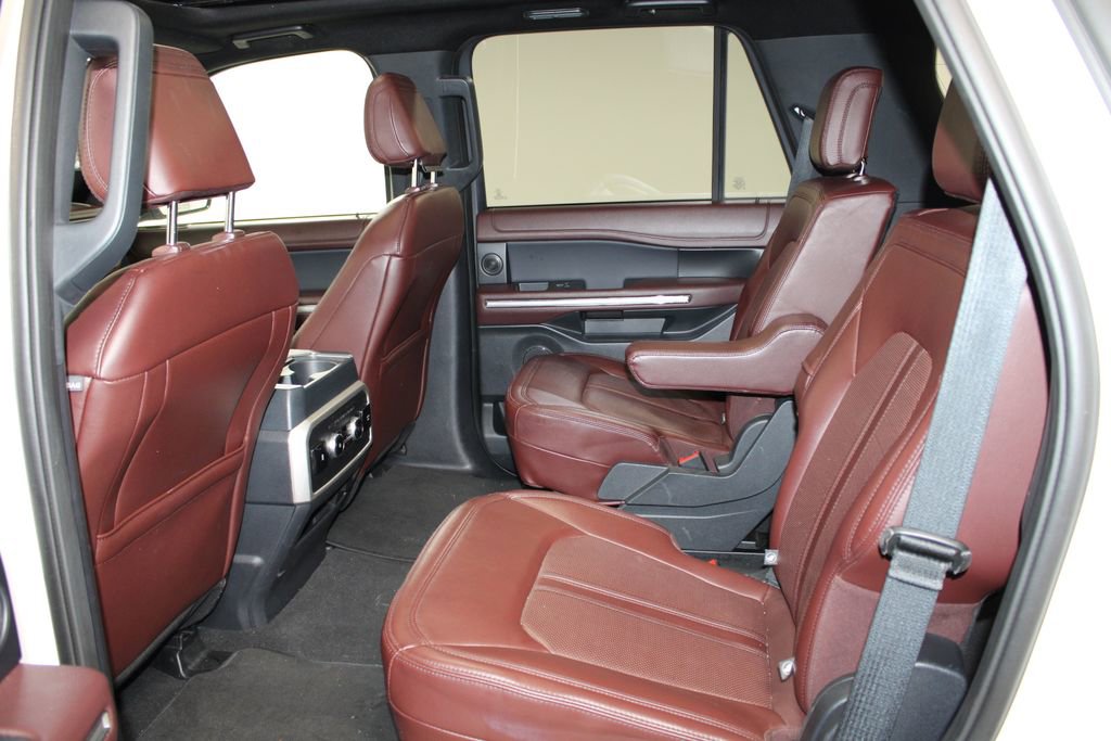Used 2024 Ford Expedition Limited image 19