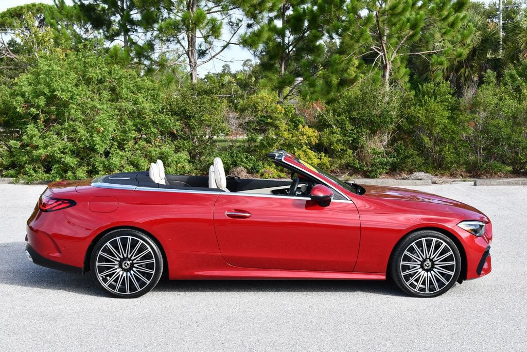 Used 2024 Mercedes-Benz CLE 300 4MATIC Cabriolet image 7
