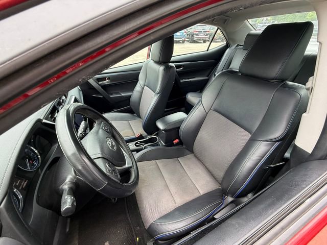 Used 2017 Toyota Corolla SE w/ Carpet Mat Package (TMS) FWD image 2