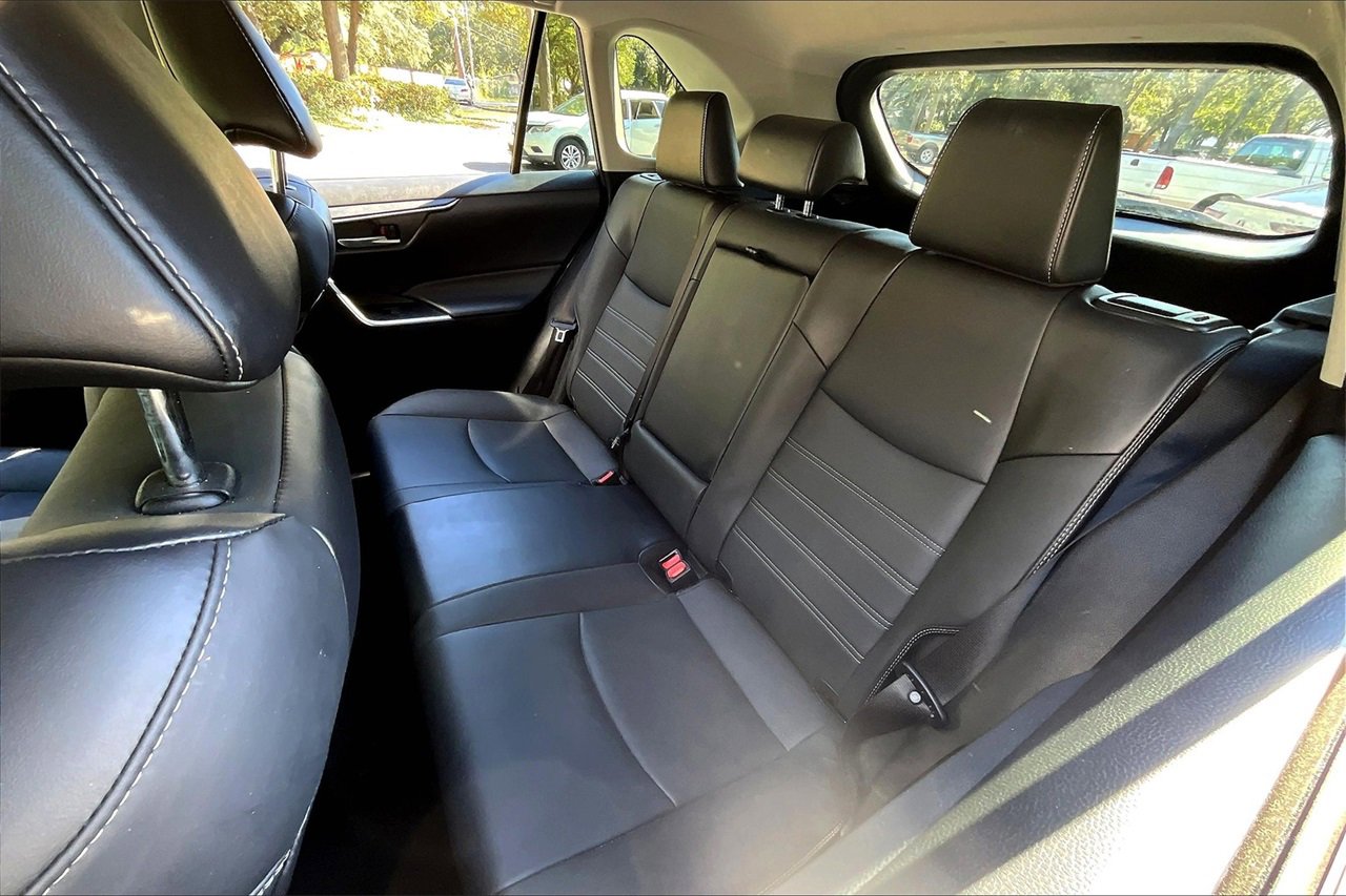 Used 2022 Toyota RAV4 XLE Premium image 18