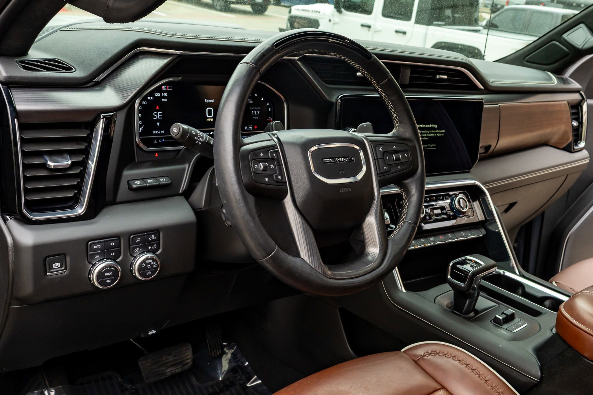 Used 2025 GMC Sierra 1500 Denali Ultimate image 16