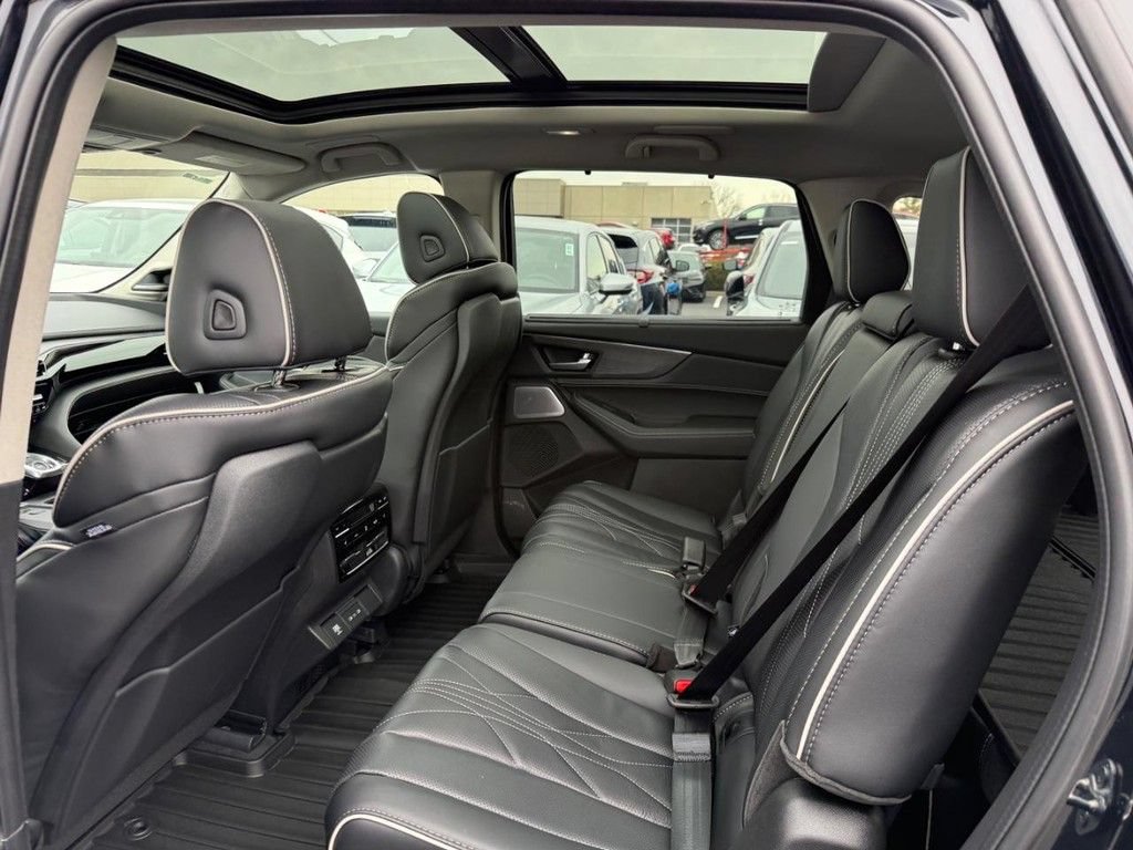 Certified 2026 Acura MDX w/ Advance Package AWD/4WD image 6