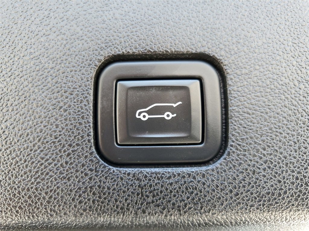 Certified 2023 Cadillac XT6 Luxury image 10