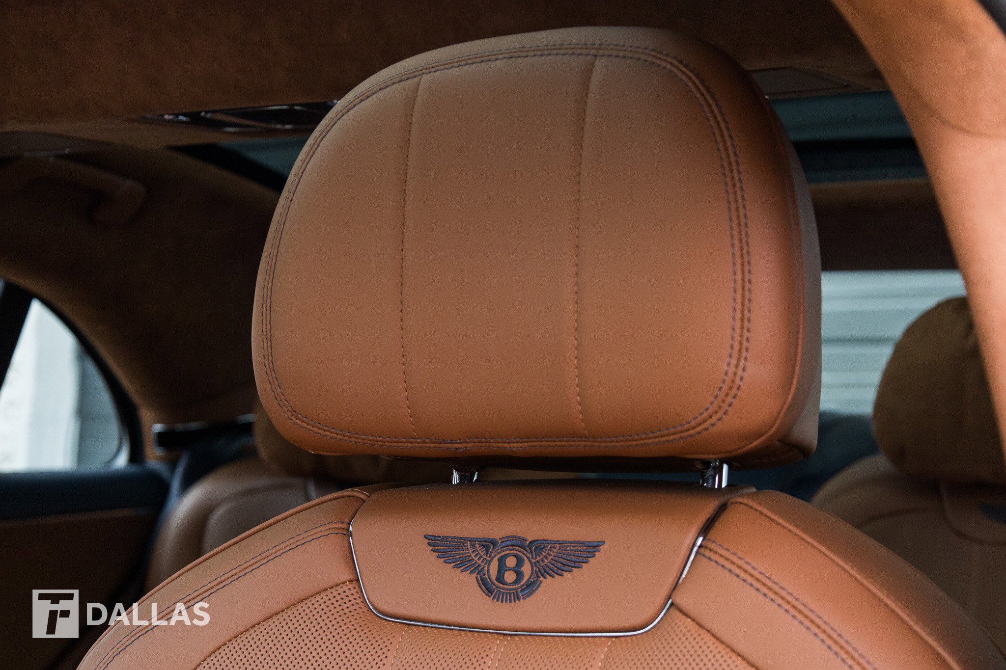 Used 2022 Bentley Flying Spur V8 image 22