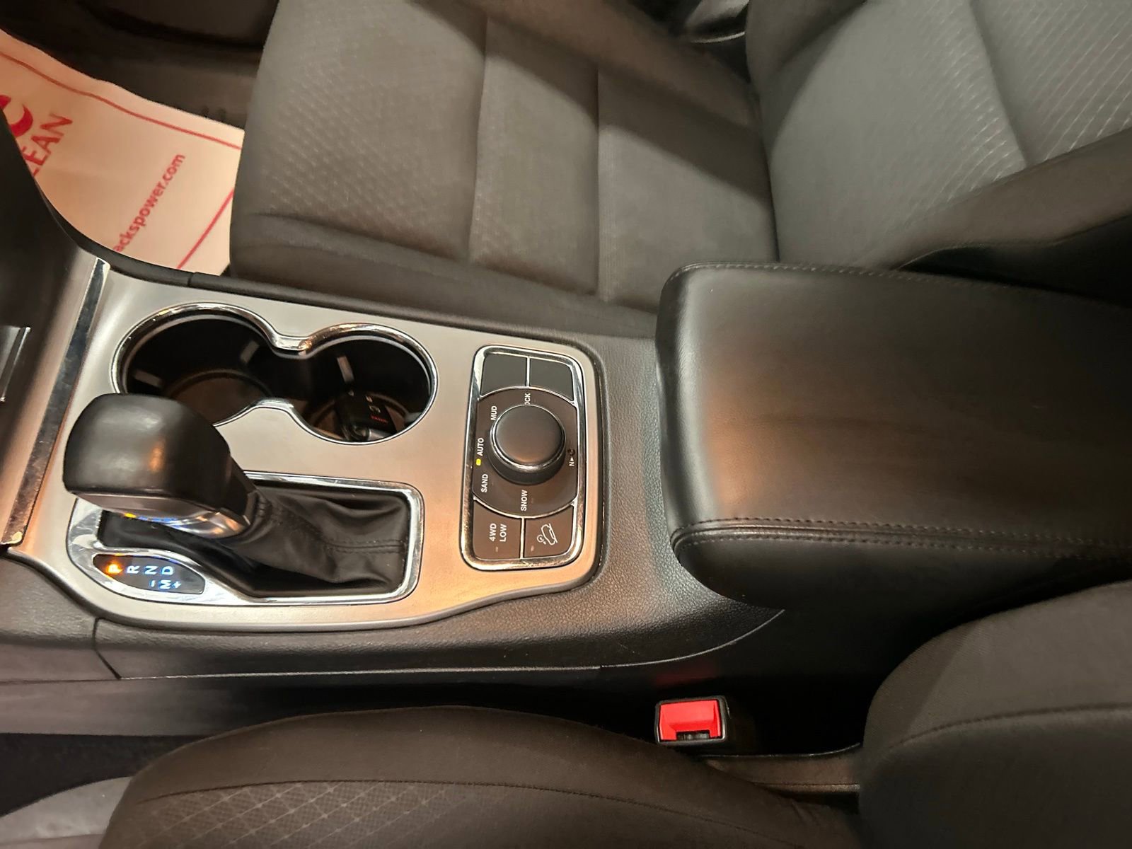 Used 2020 Jeep Grand Cherokee Laredo image 17