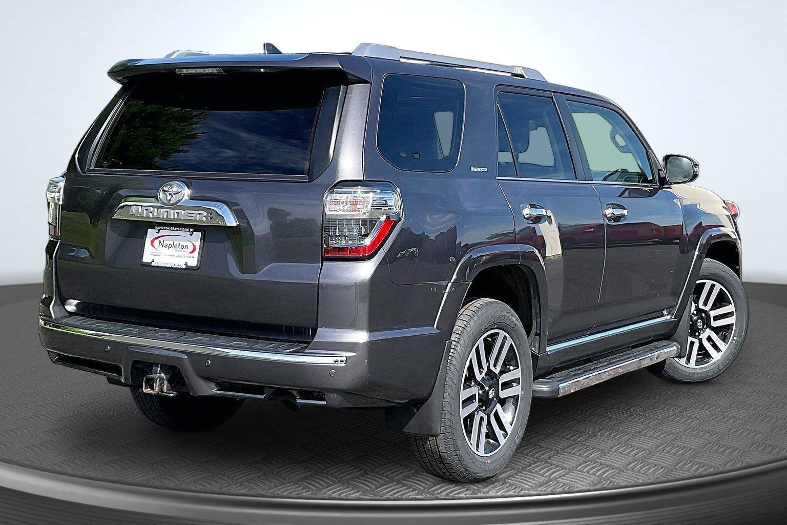 Used 2023 Toyota 4Runner Limited AWD/4WD image 2