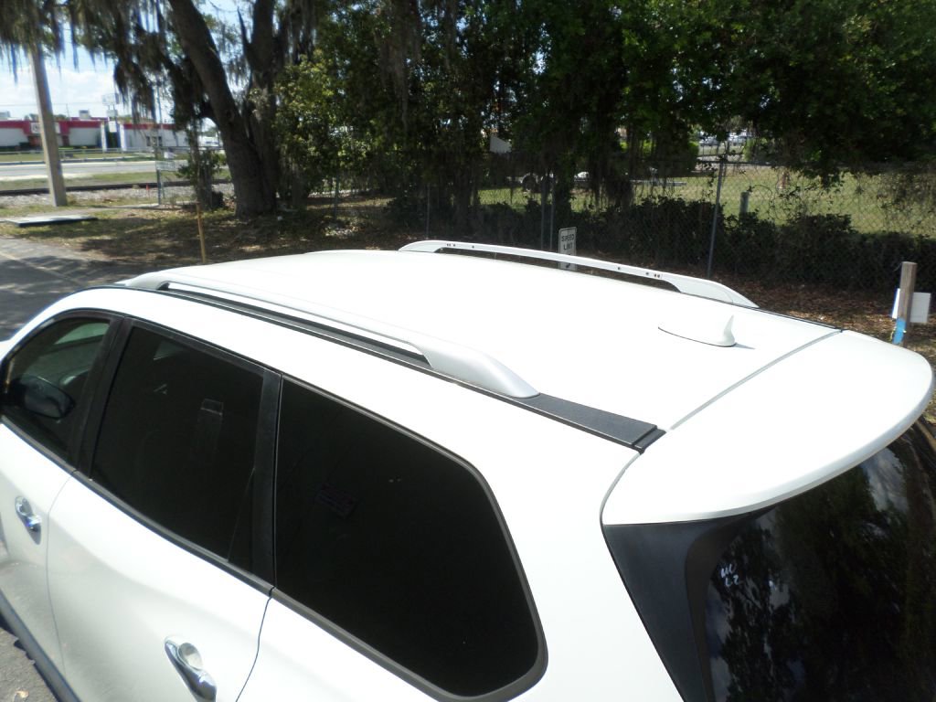 Used 2019 Nissan Pathfinder S image 4