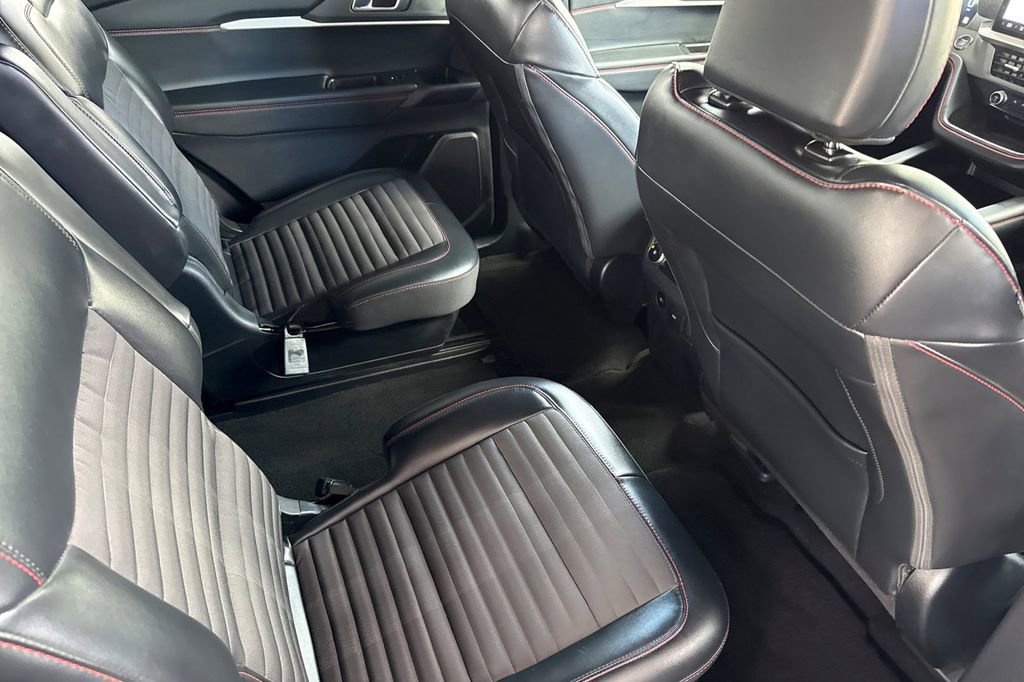 Used 2025 Ford Explorer ST-Line image 23