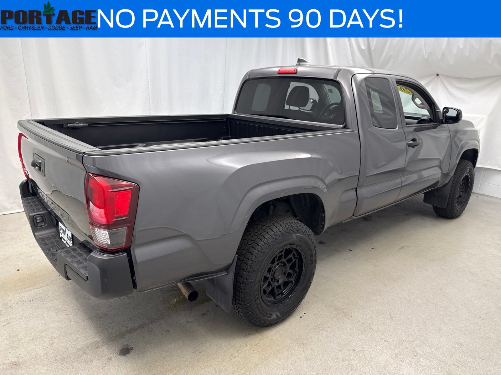Used 2020 Toyota Tacoma SR AWD/4WD image 2