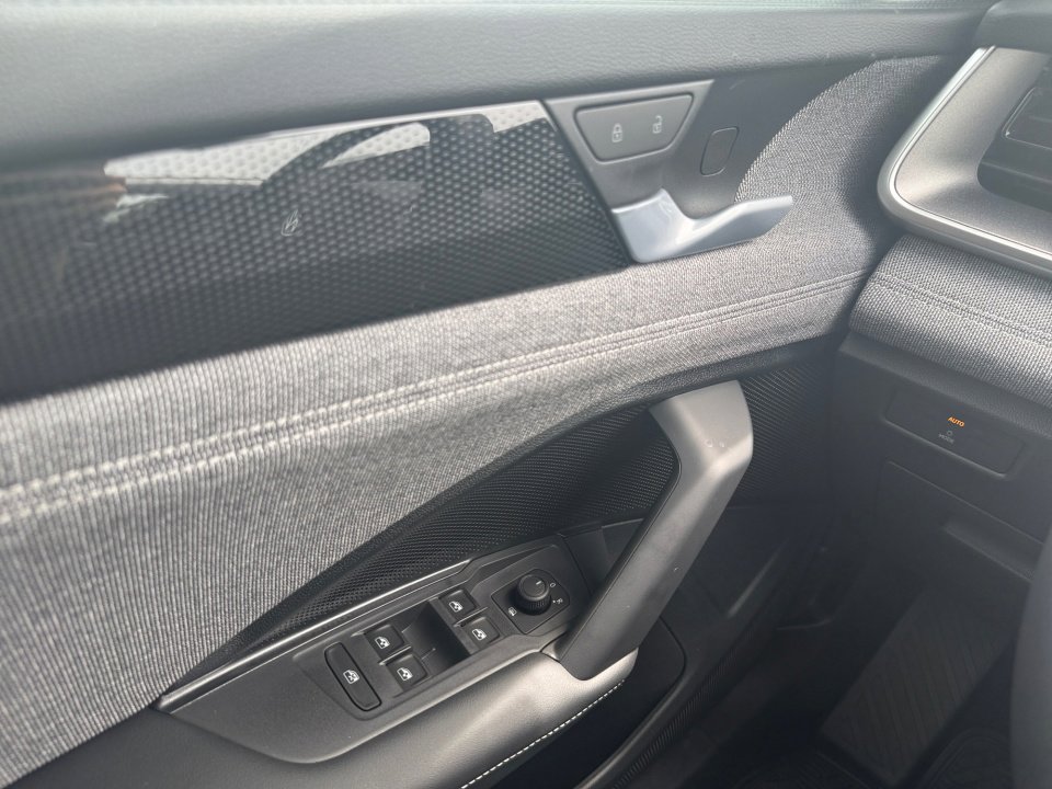 New 2026 Volkswagen Tiguan S FWD image 32