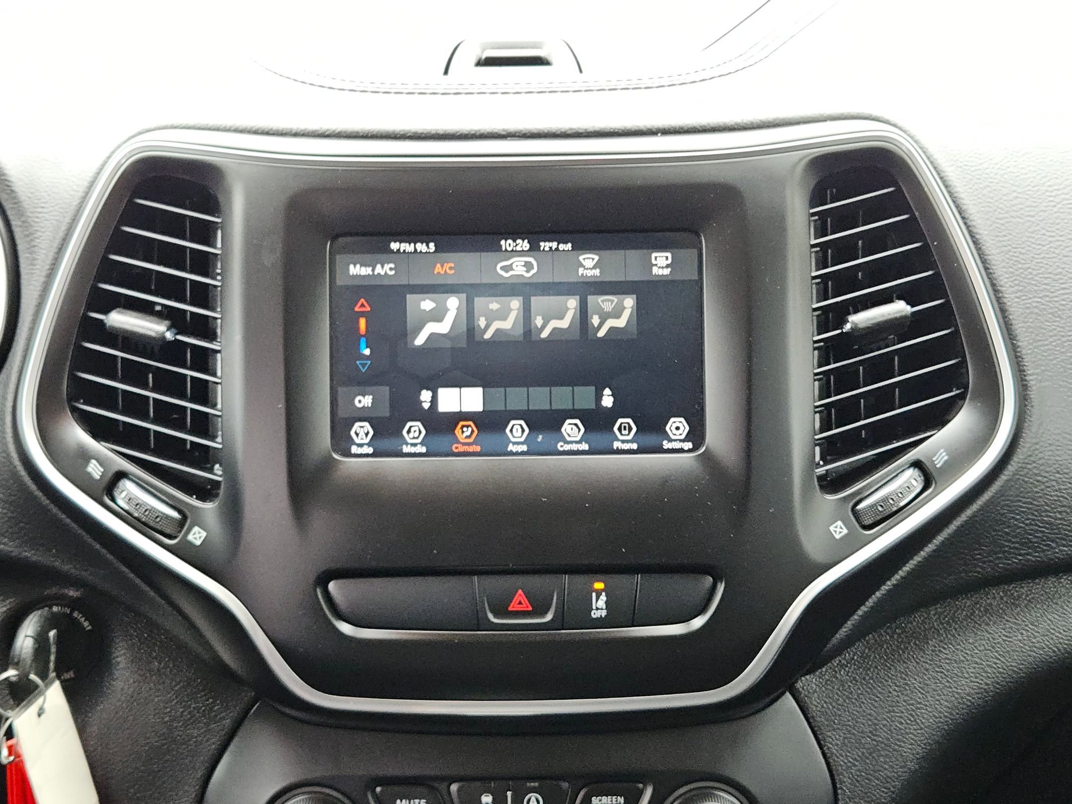 Used 2021 Jeep Cherokee Latitude w/ Mopar Interior Package image 17