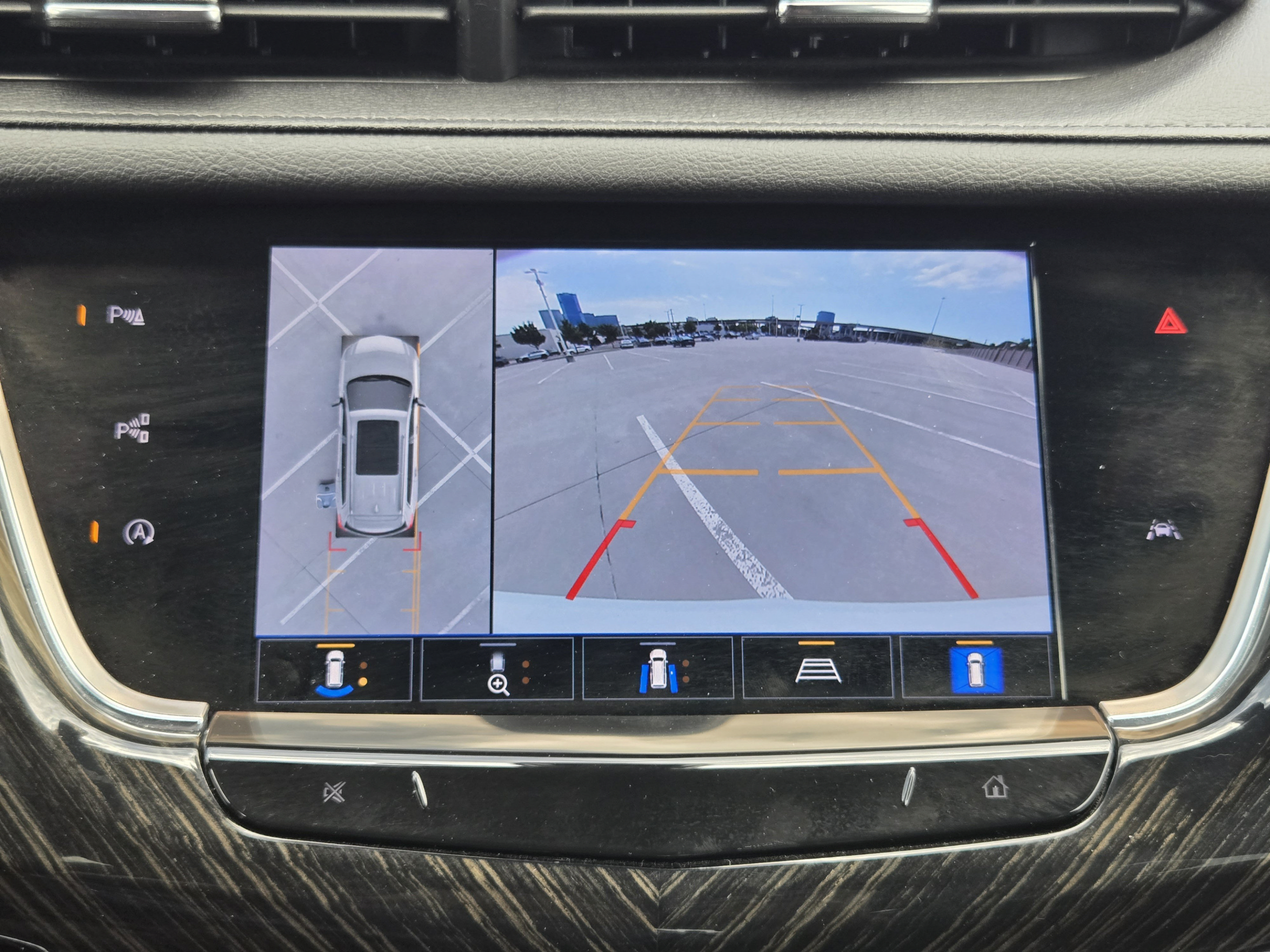 Used 2022 Cadillac XT6 Premium Luxury w/ Technology Package FWD image 14