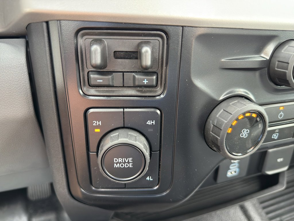 New 2025 Ford F550 4x4 Regular Cab Super Duty image 27