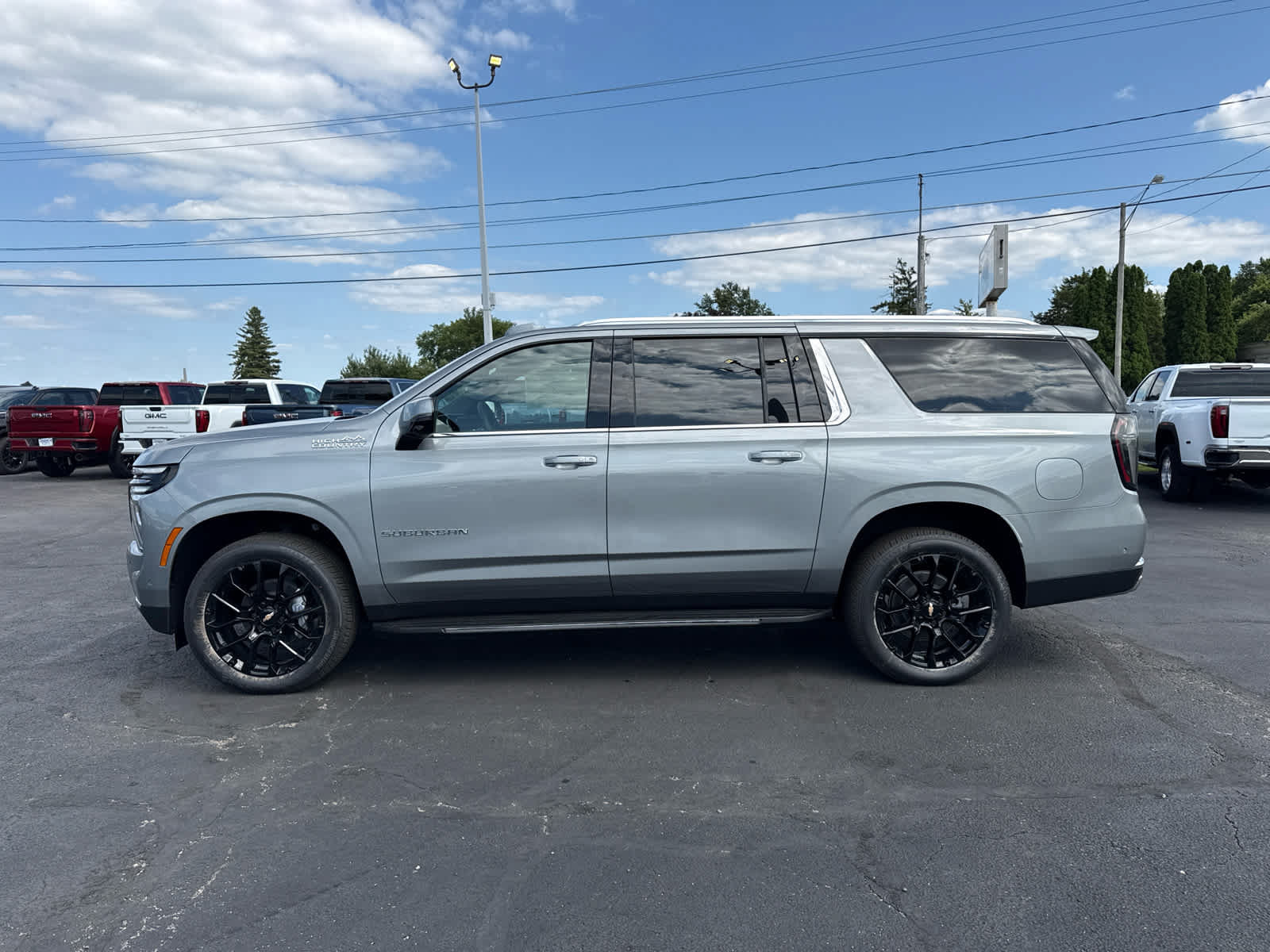 New 2026 Chevrolet Suburban High Country w/ Sun And Tow Package AWD/4WD image 2