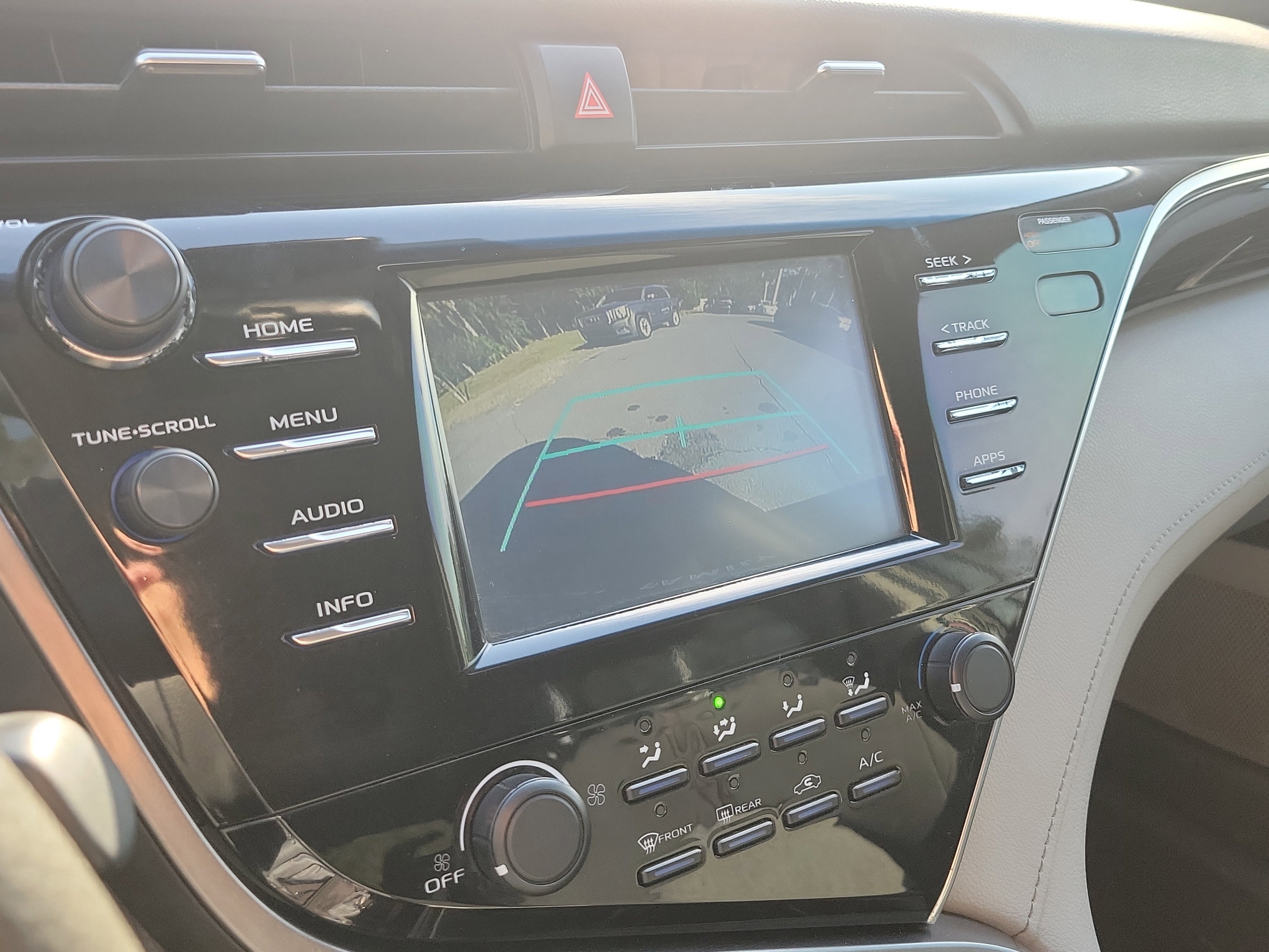 Used 2018 Toyota Camry LE image 30