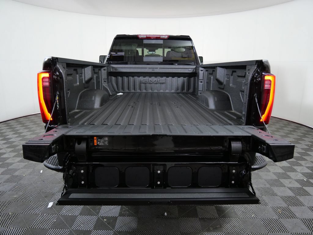 New 2026 GMC Sierra 3500 Denali w/ Denali Reserve Package AWD/4WD image 4