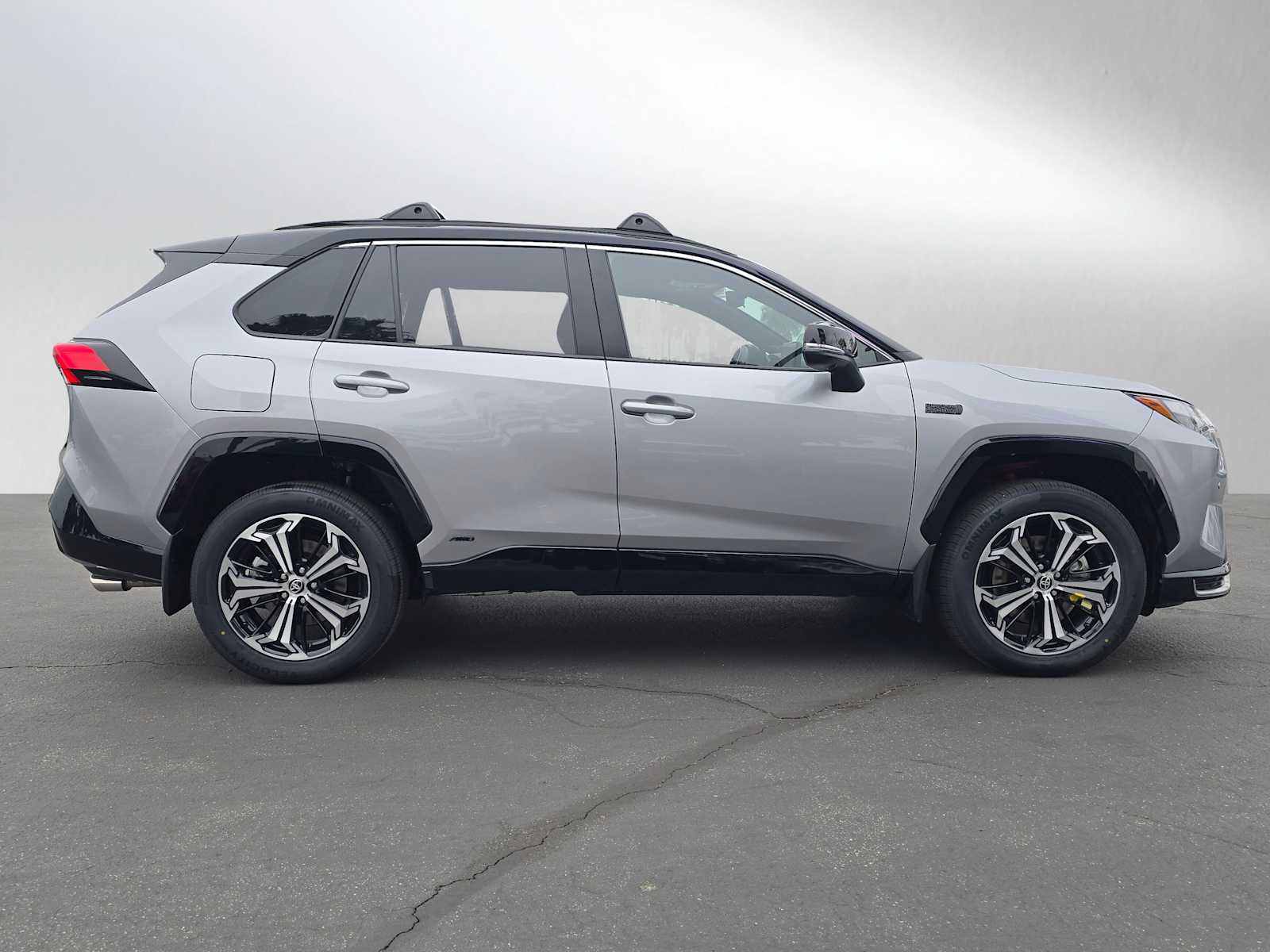 Used 2023 Toyota RAV4 XSE w/ Premium Package AWD/4WD image 2