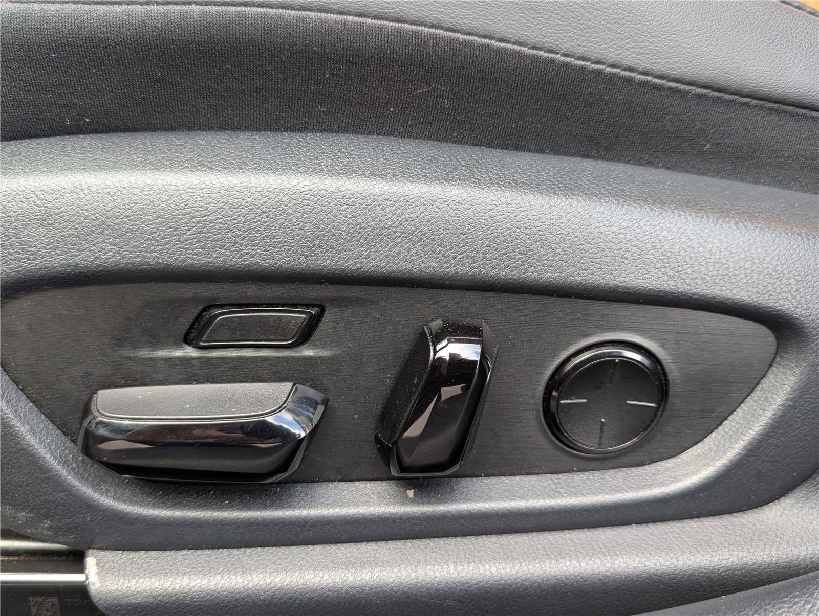 Used 2024 Lexus ES 350 w/ Technology Package image 22