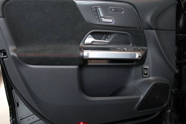 New 2024 Mercedes-Benz GLB 250 4MATIC image 12