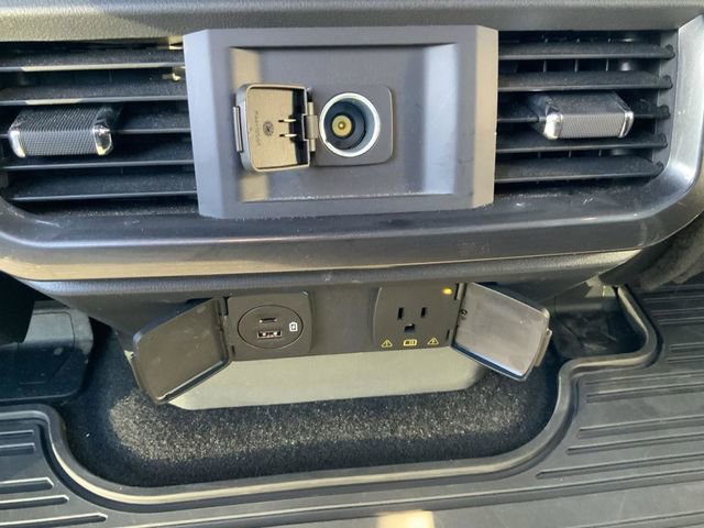 Used 2023 Ford F150 XLT w/ Equipment Group 302A High image 9