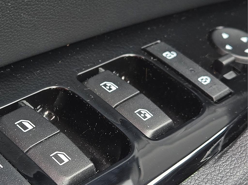 Used 2024 Kia Sportage EX FWD image 16