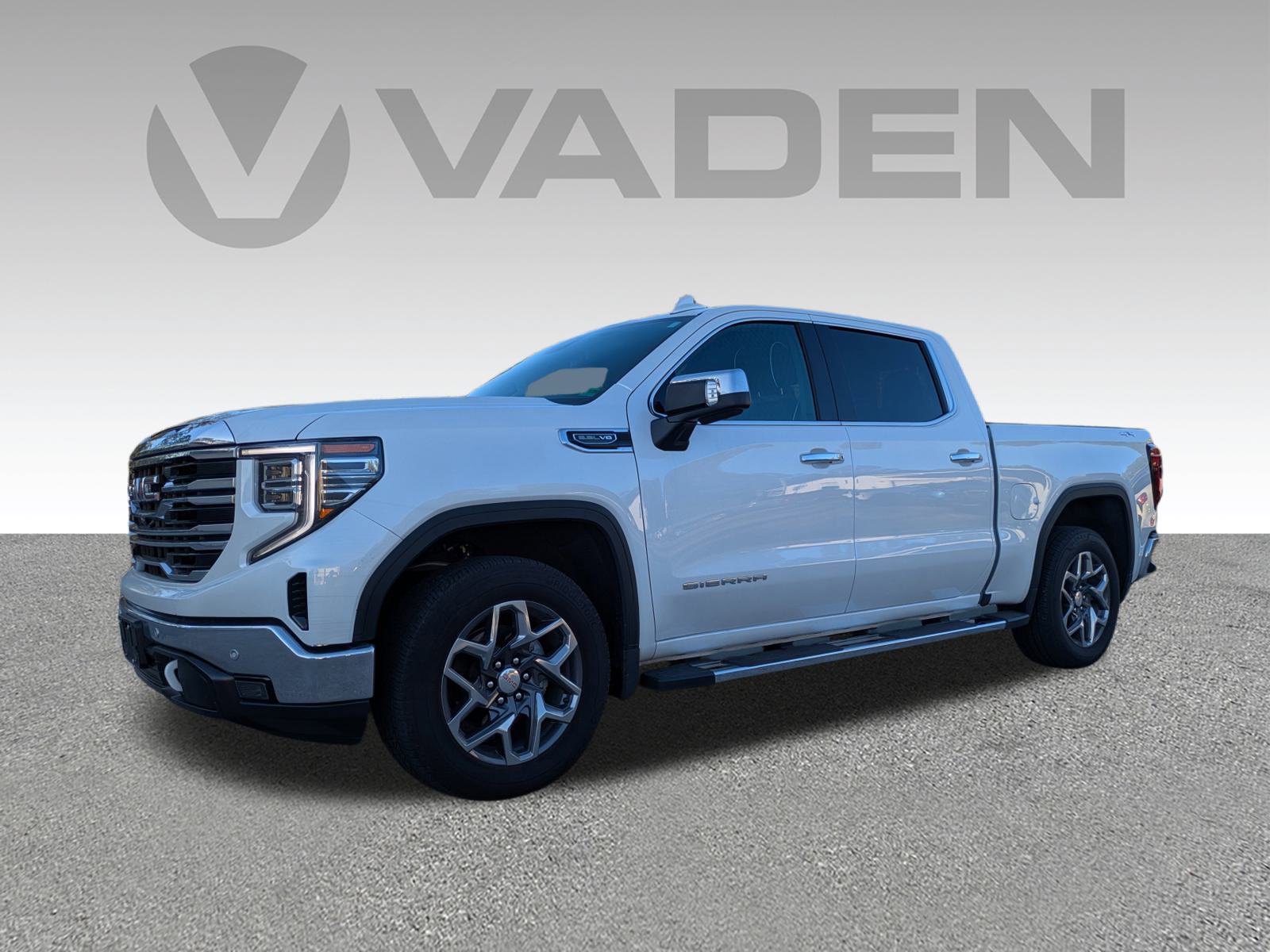 Used 2025 GMC Sierra 1500 SLT w/ SLT Premium Plus Package image 2
