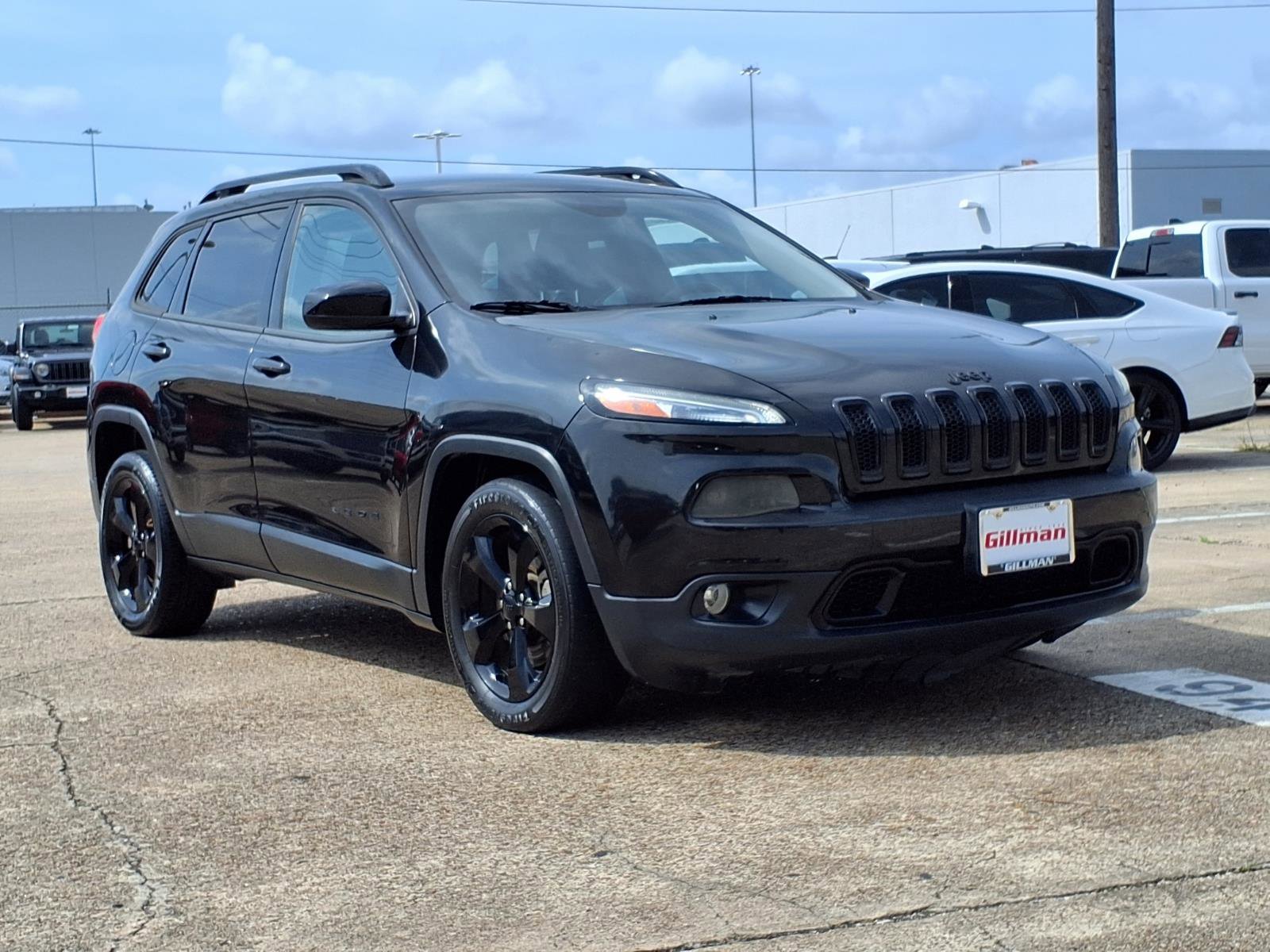 Used 2015 Jeep Cherokee Latitude FWD image 2