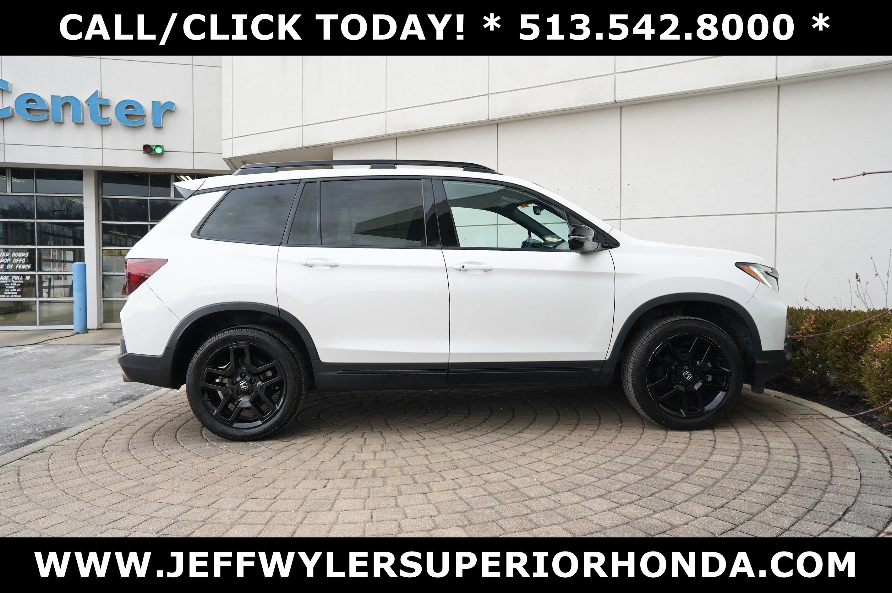 Used 2024 Honda Passport Black Edition image 2