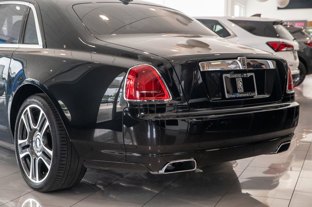 Used 2018 Rolls-Royce Ghost image 11