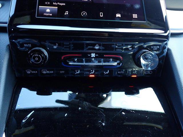 New 2025 Jeep Grand Cherokee Altitude image 21