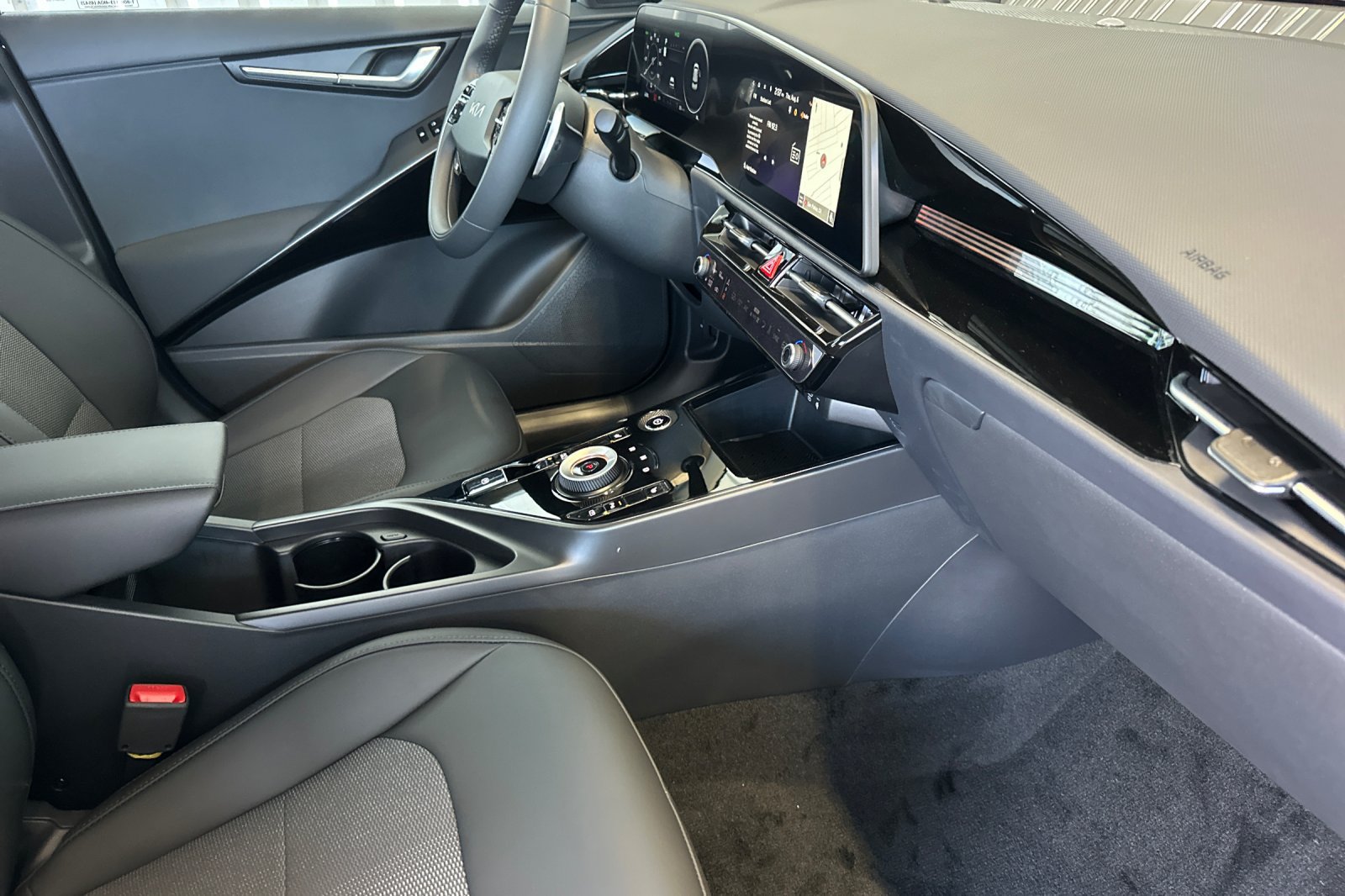 New 2026 Kia Niro Wind FWD image 16