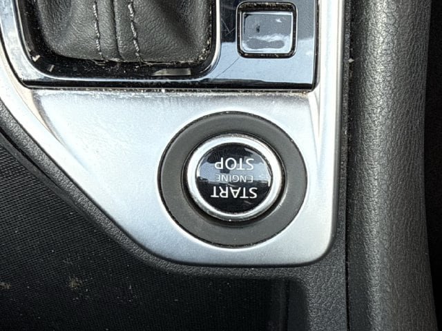 Used 2025 Nissan Sentra SV FWD image 20