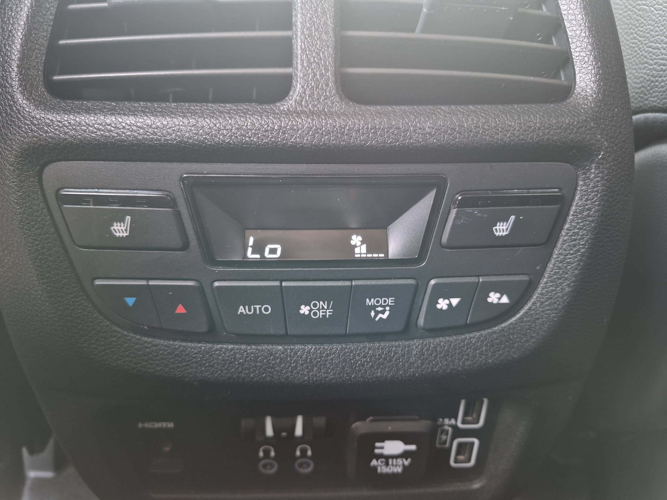 Certified 2022 Honda Pilot Touring image 29