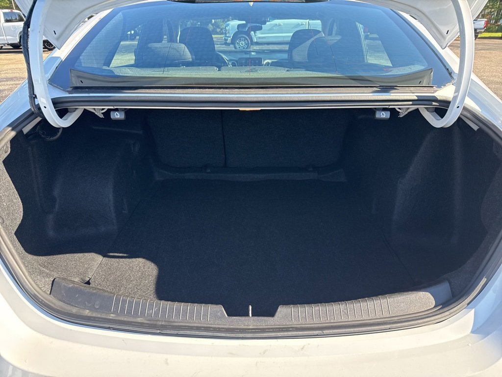 Used 2024 Chevrolet Malibu LT image 21