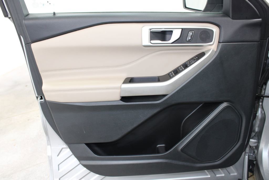 Used 2023 Ford Explorer XLT w/ Equipment Group 202A image 17