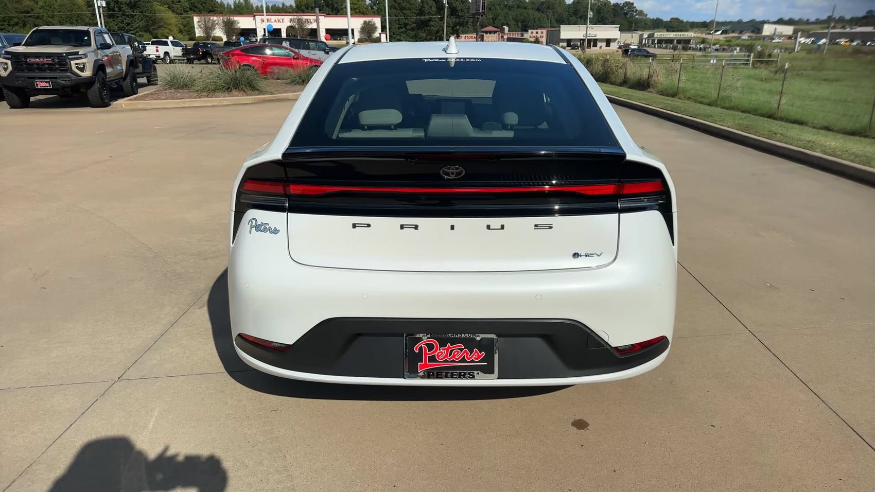 Used 2025 Toyota Prius LE FWD image 8