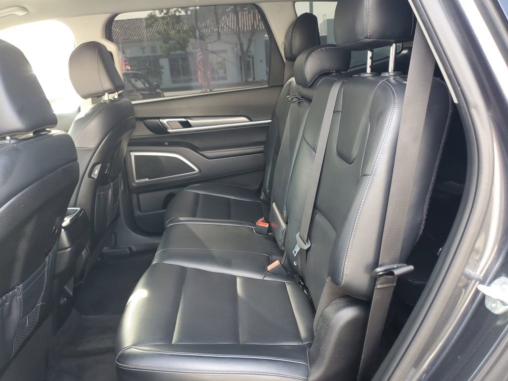 Used 2022 Kia Telluride LX image 13