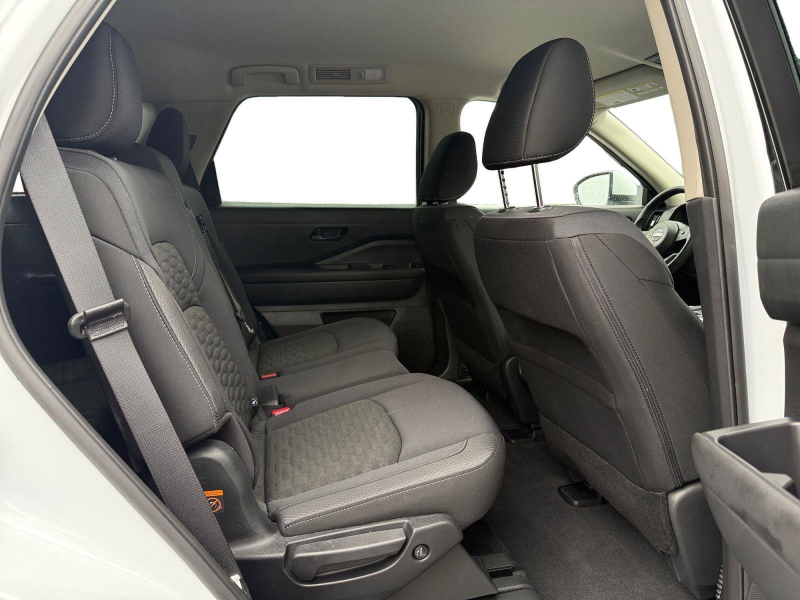 Used 2025 Nissan Pathfinder SV w/ Cargo Package image 26