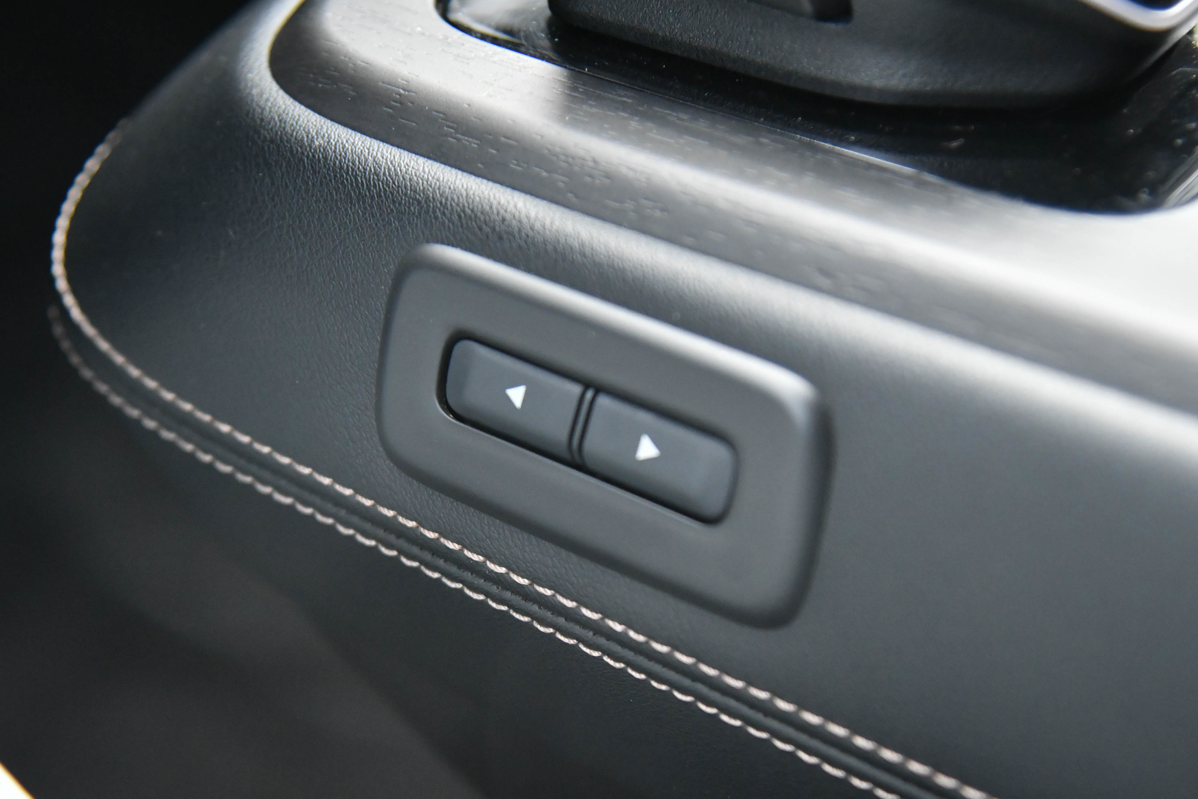 Used 2024 Nissan Ariya FWD image 34