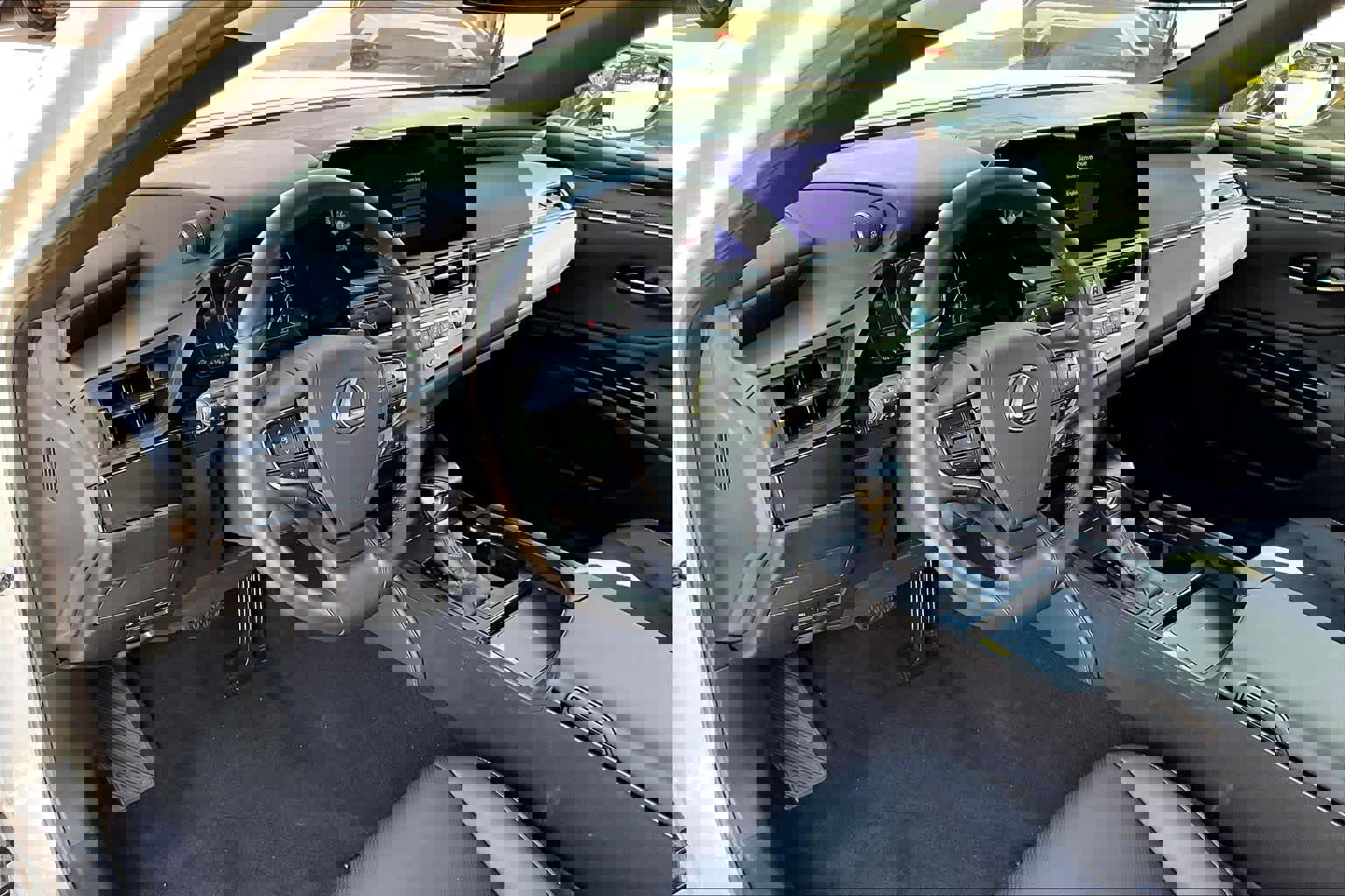 Certified 2025 Lexus ES 300h w/ Premium Package image 17