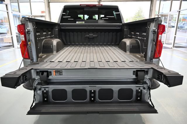 New 2026 Chevrolet Silverado 1500 LTZ w/ LTZ Premium Package AWD/4WD image 9
