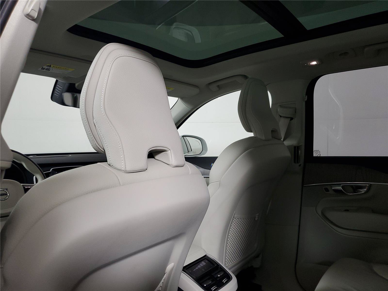 Certified 2025 Volvo XC90 T8 Plus w/ Protection Package Premier AWD/4WD image 14