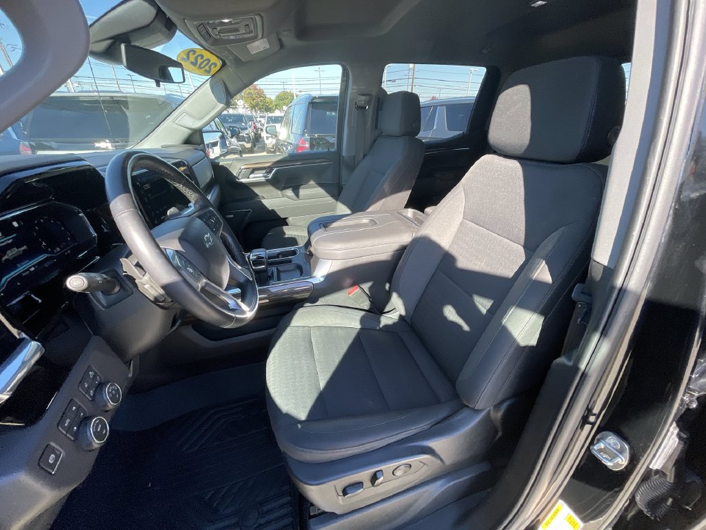 Certified 2022 Chevrolet Silverado 1500 LT Trail Boss w/ Convenience Package II AWD/4WD image 19