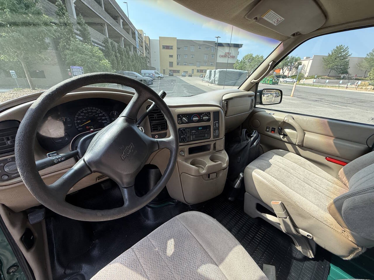 Used 2000 Chevrolet Astro AWD w/ Convenience Group image 19