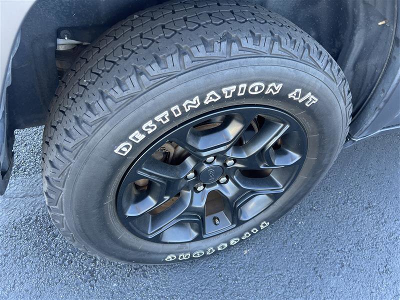 Used 2019 Jeep Cherokee Trailhawk w/ Comfort/Convenience Group image 16