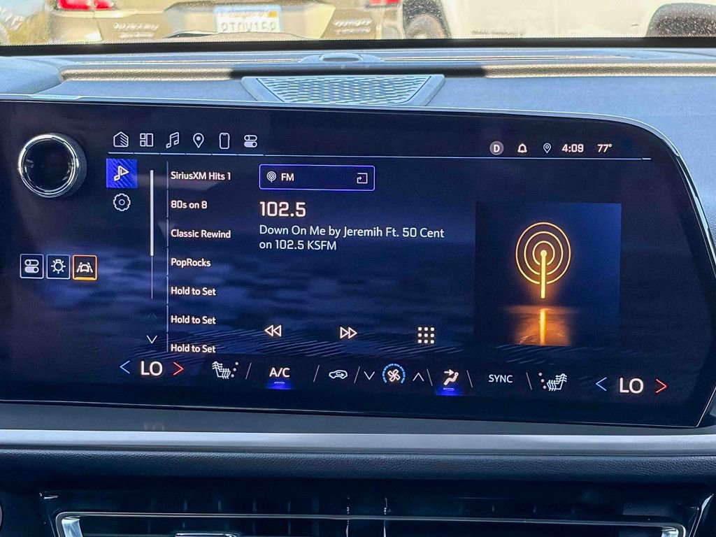 Used 2024 Chevrolet Traverse LT w/ Enhanced Driving Package image 18